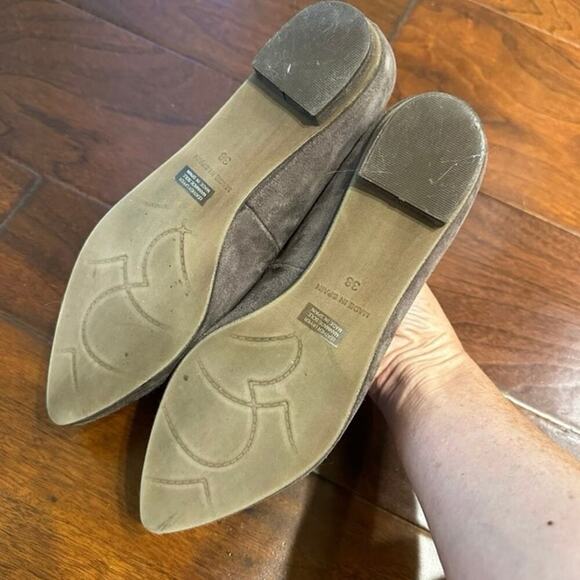 KMB Women’s Suede Pointed Toe Flats Feather Pom Accent Size 38 Made in Spain - Picture 6 of 9